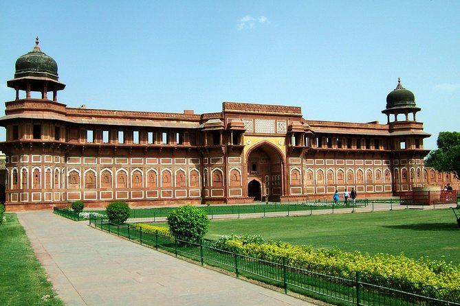 Taj Mahal and Agra Day Tour from Jaipur ending in Delhi by Train - Shopping in Agra: Sanskriti’s Imperial Gems and the marble-inlay angle