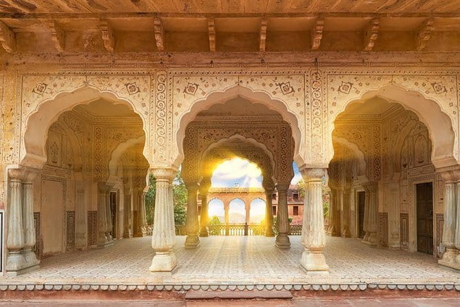 Walking Tour Jaipur India - Jantar Mantar: astronomy built in stone