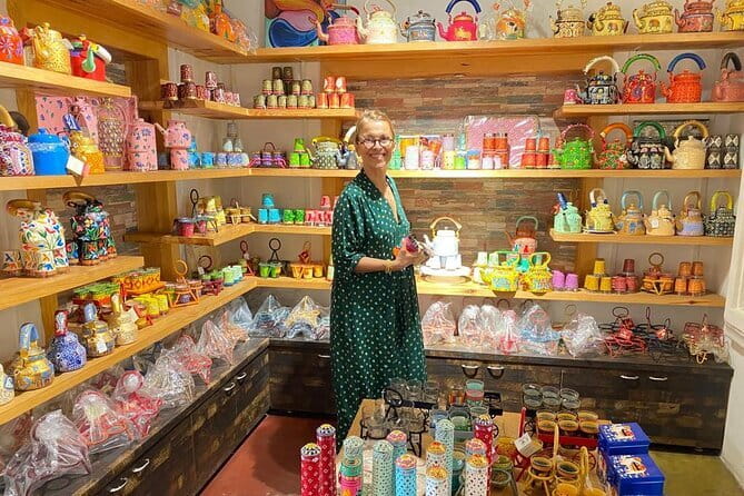 Walking Tour Jaipur India - Indian Crafts Bazaar: textile shopping that feels guided
