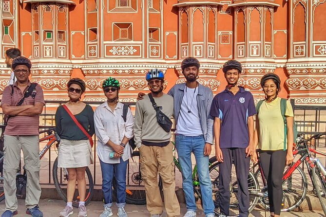 Walking Tour Jaipur India - Giriraj ji temple: color and a quick out-of-town stop